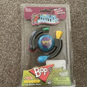 Bop It Extreme Toy Worlds Smallest Travel Game